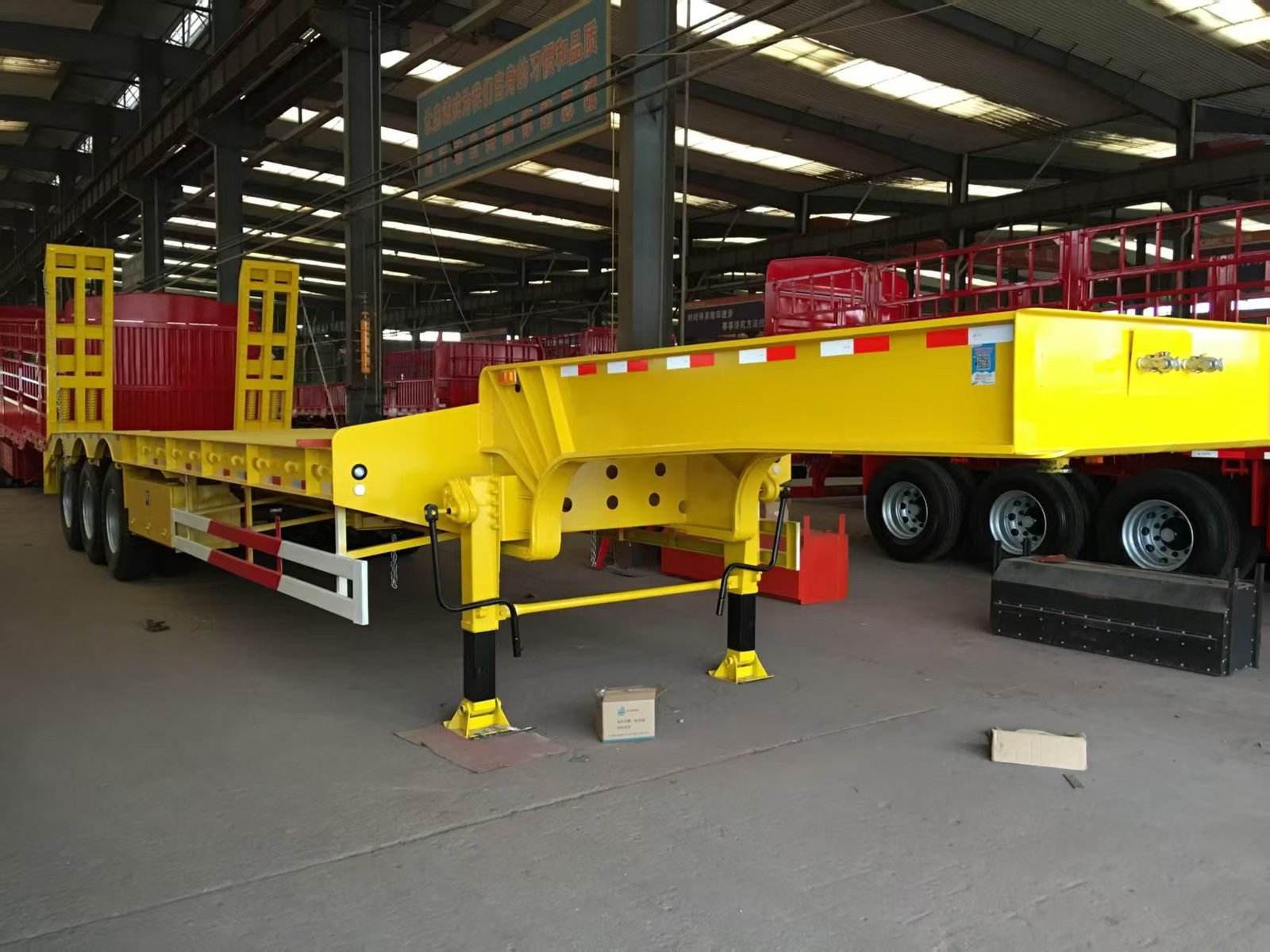 Heavy Duty Flatbed Semi Trailer