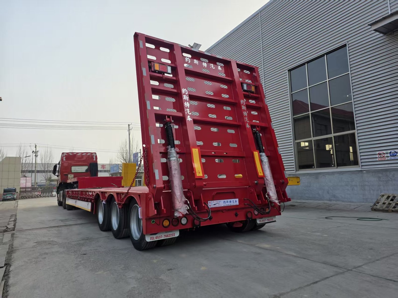 Flatbed Semi Trailer view 2