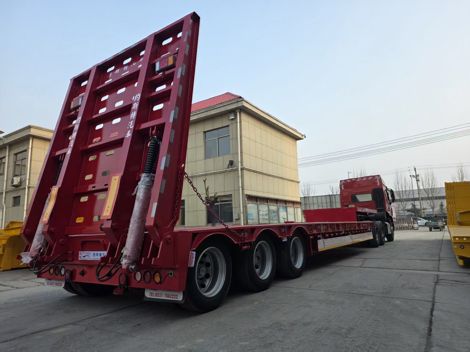 Flatbed Semi Trailer view 5