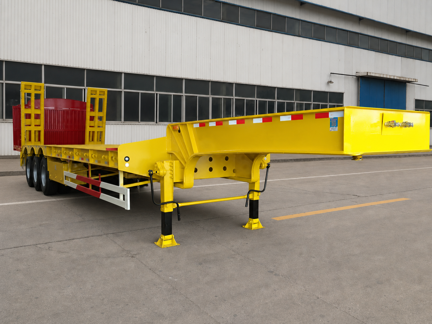 Heavy Duty Flatbed Semi Trailer view 2